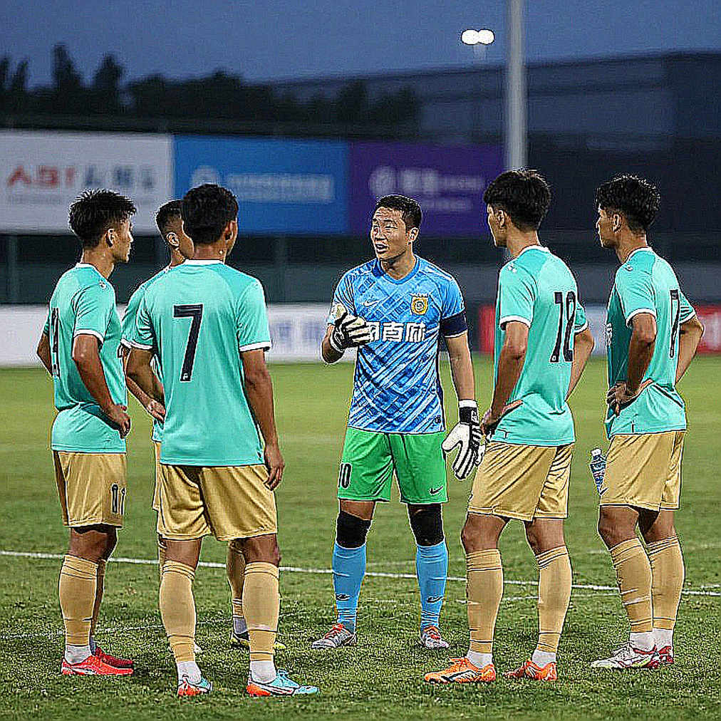 Kim Sang Sik and the Pain of Losing to Thailand: The Silent Applause Behind Vietnam's Defense