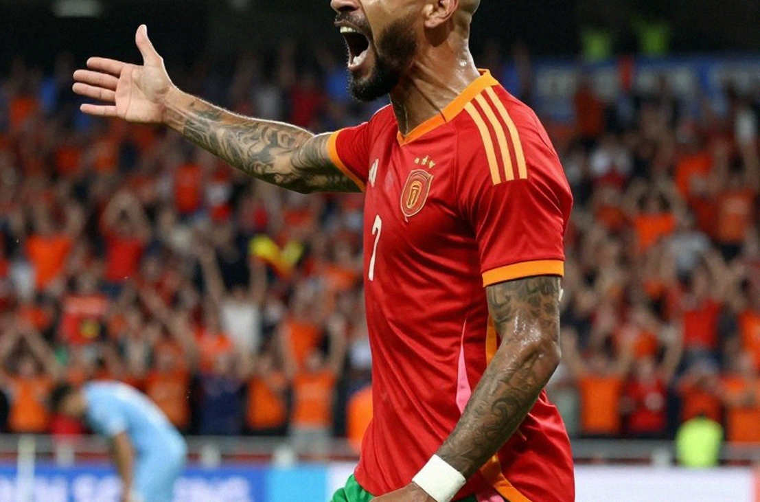 Vì sao Barcelona mất Lewandowski, trả giá 100 triệu euro cho Álvarez rồi... chỉ còn Jesus?