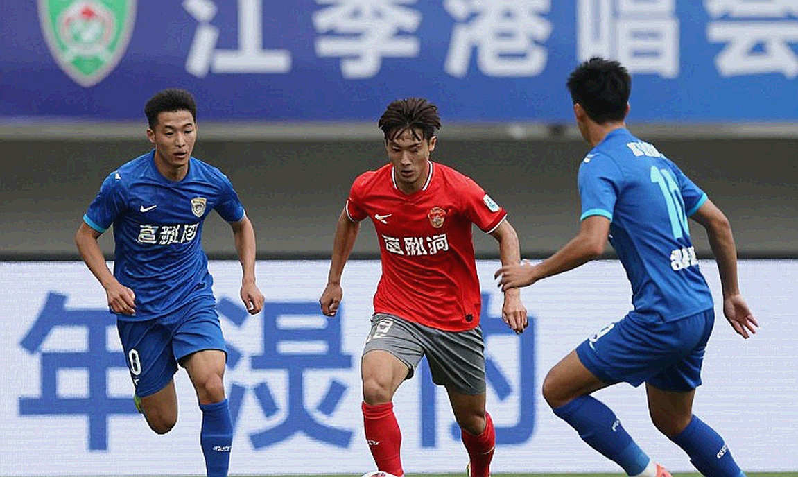 The V-League's Physicality Paradox: Running More, Playing Less Football The V-League's Physicality Paradox: Running More, Playing Less Football