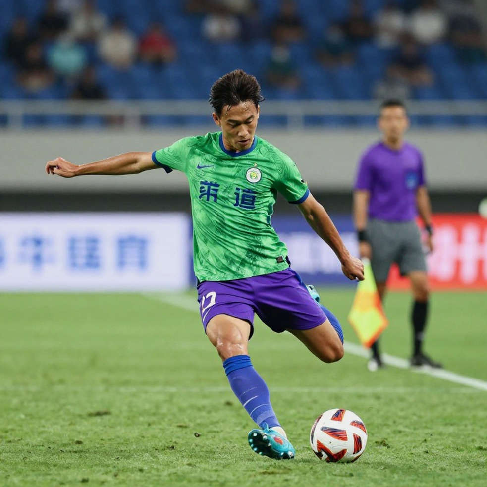Decoding the Silence of VAR: When Referees Are Not Allowed Collective Error