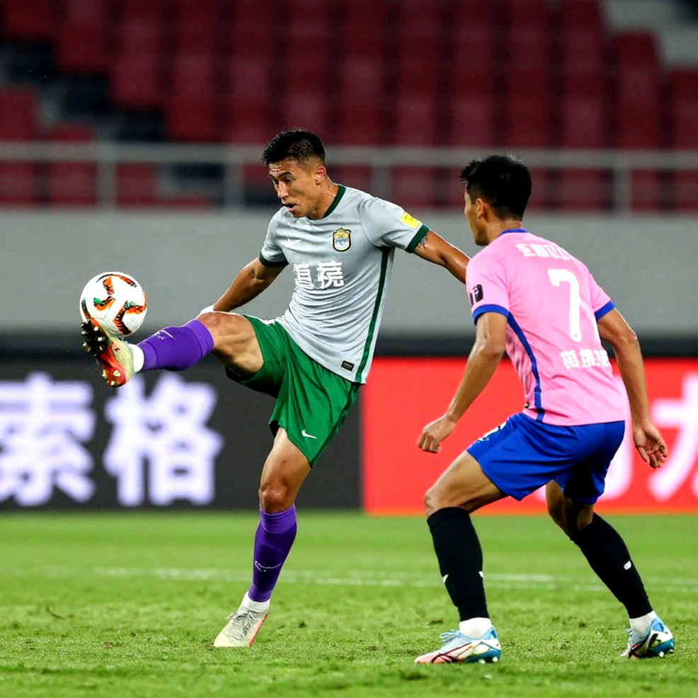 Khi khán đài V.League trống: Bóng đá Việt Nam yêu đội tuyển hơn giải đấu
