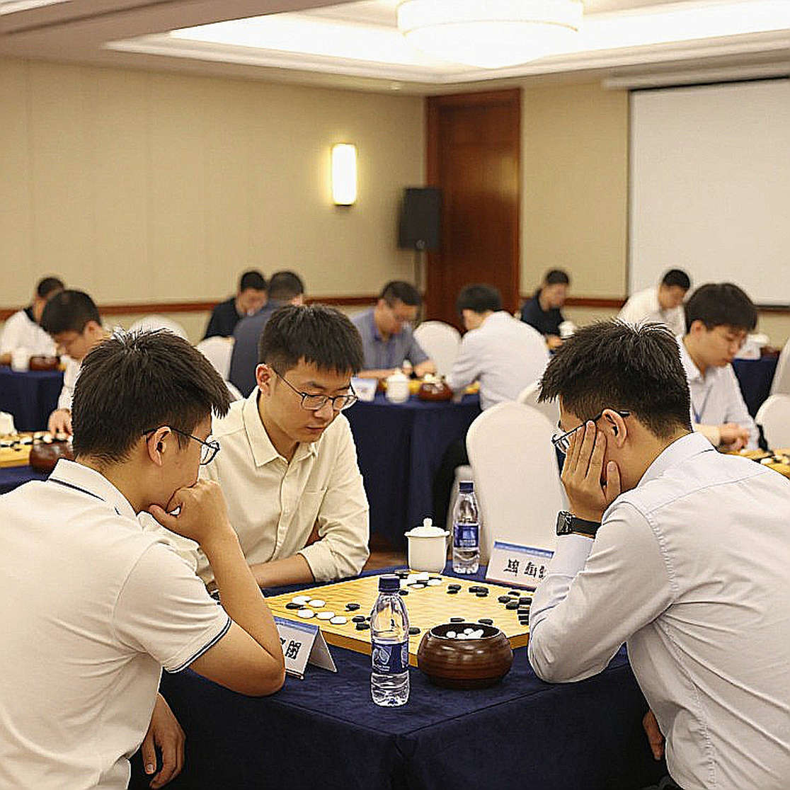 Kasparov, Scotch 2026 và nghề bán giáo trình: điều một tiêu đề “FIDE” không nói Kasparov, Scotch 2026 và nghề bán giáo trình: điều một tiêu đề “FIDE” không nói