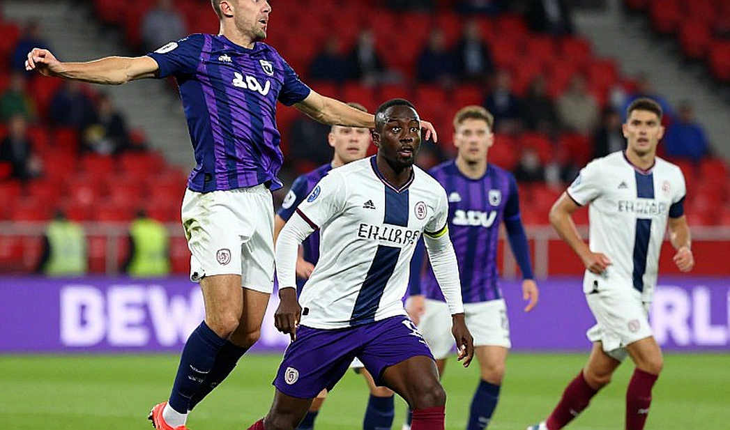 CAHN gặp Kashima Antlers: Nhịp trận đấu nằm ở khoảng lặng giữa hai tuyến