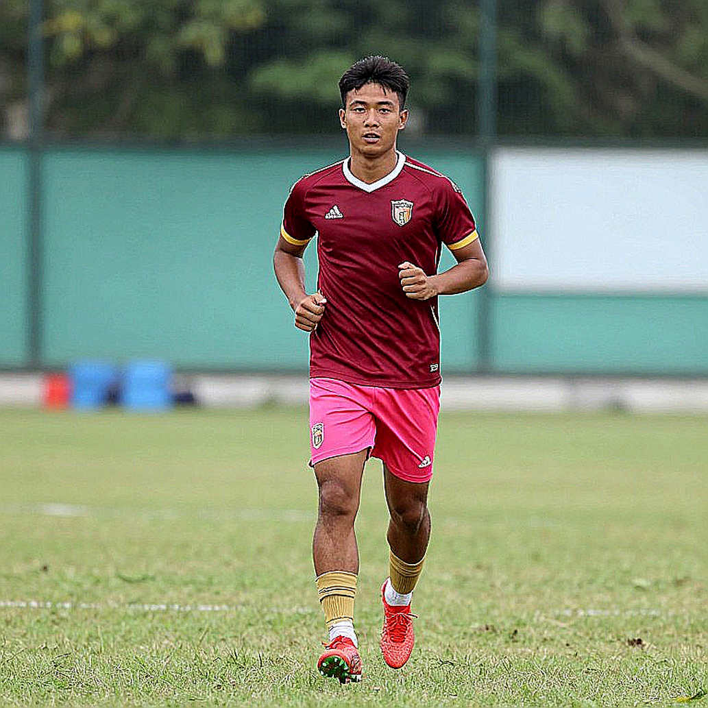 Southeast Asian Champions, World Cup Exiles: Vietnamese Football and the Offside Trap of Belief Southeast Asian Champions, World Cup Exiles: Vietnamese Football and the Offside Trap of Belief