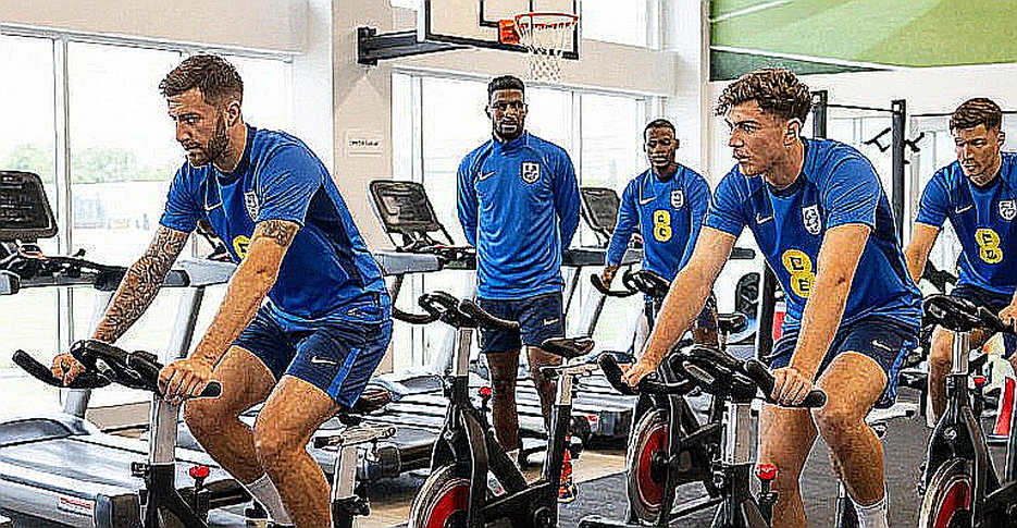 Bản hợp đồng miễn phí: Lối thoát hay cái bẫy cho Manchester United?