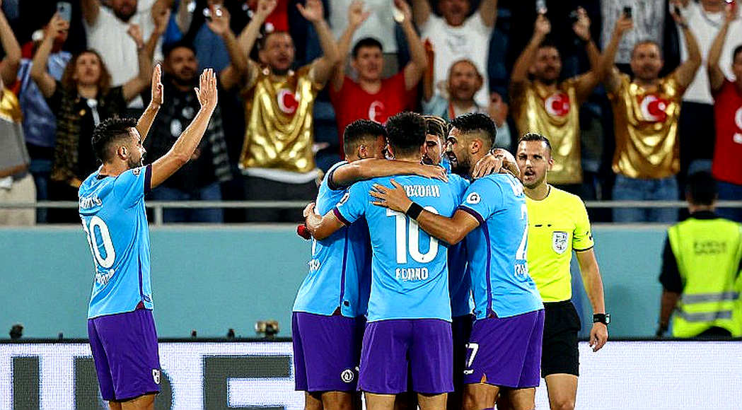 Mancini, tiếng la ó ở hiệp một và bài toán niềm tin của đội tuyển Ý